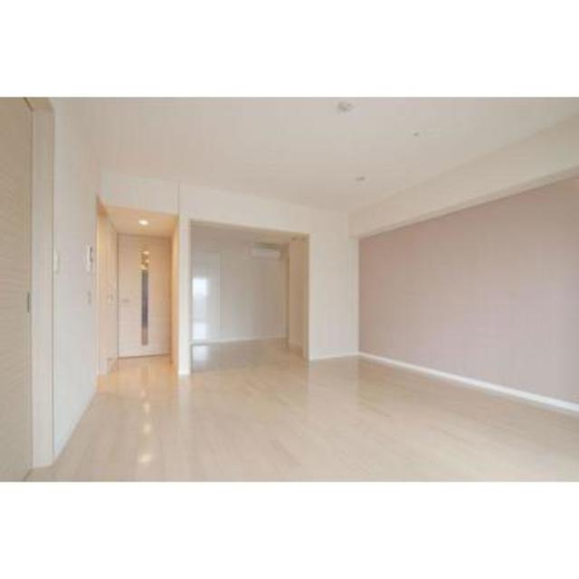 372000