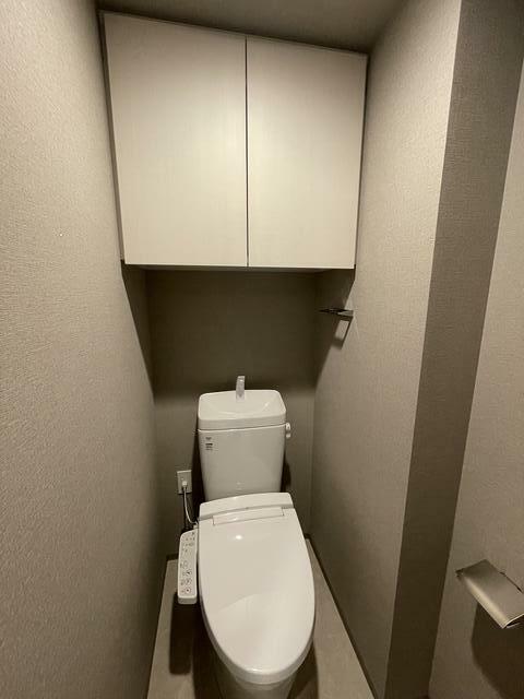 242000