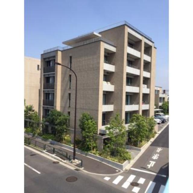 235000