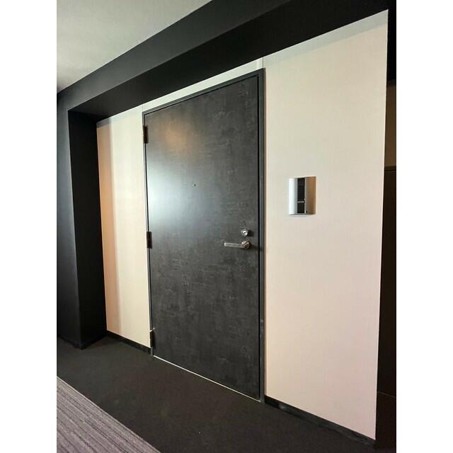 221000