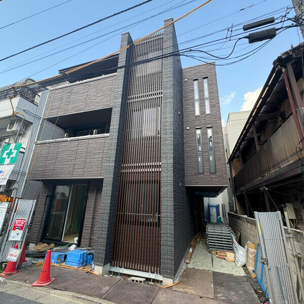 230000