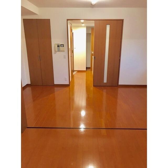 185000