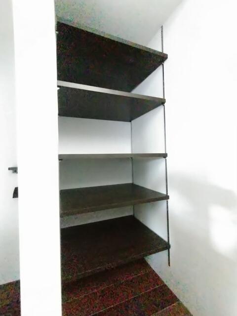215000