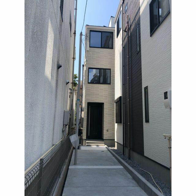275000