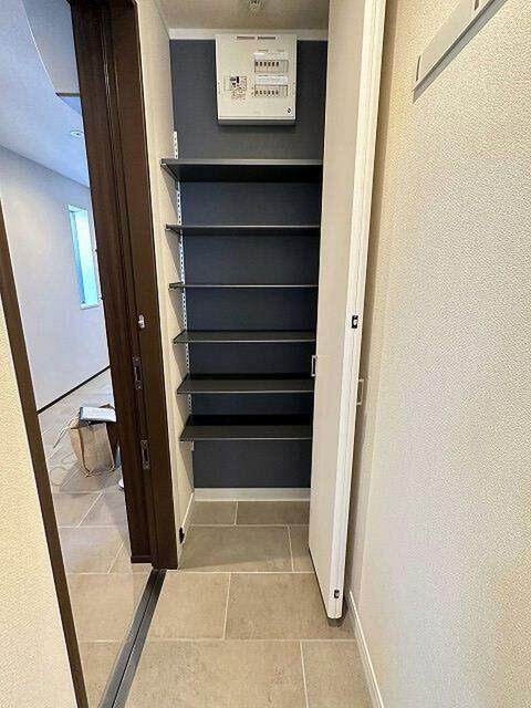 227000