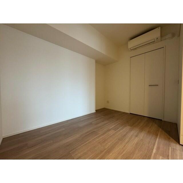 215000