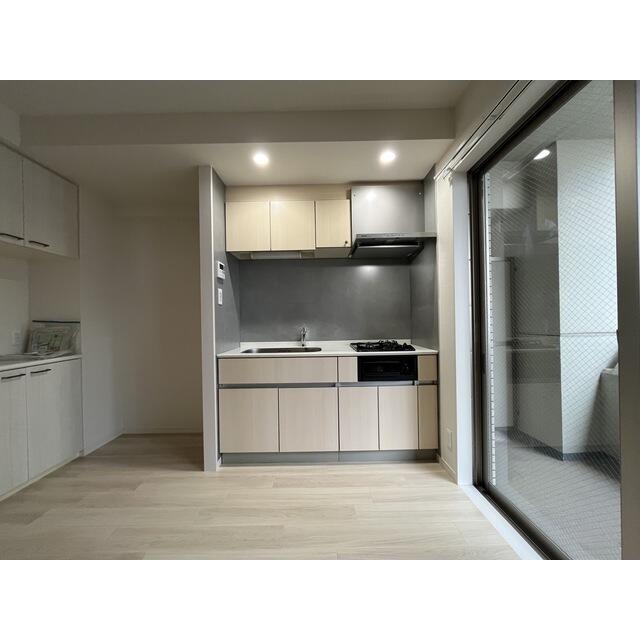 185000