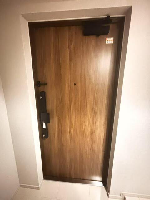 185000