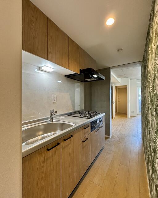 267000