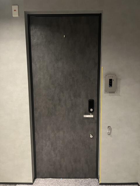 233000