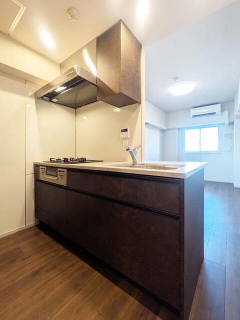 275000
