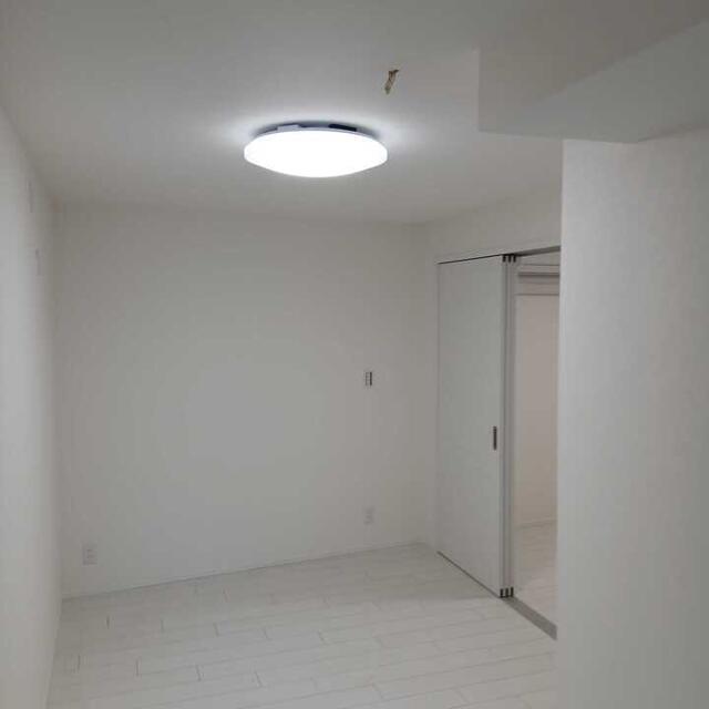 276000