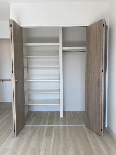 470000