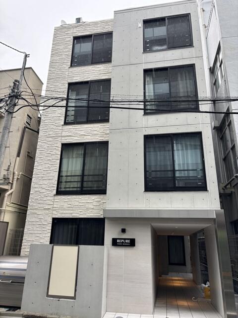 275000