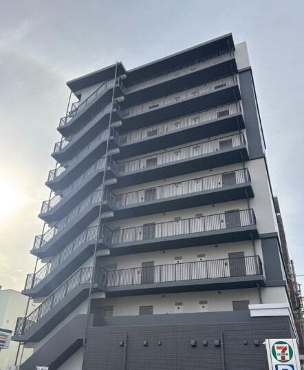 225000