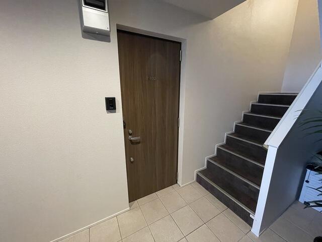 166000