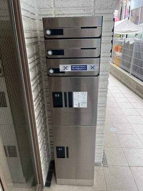 176000