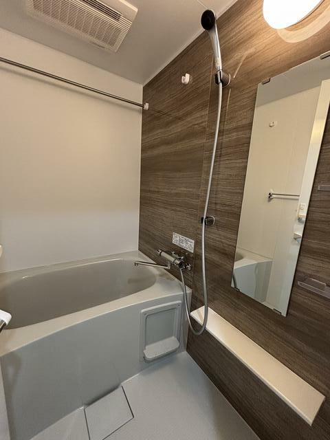175000