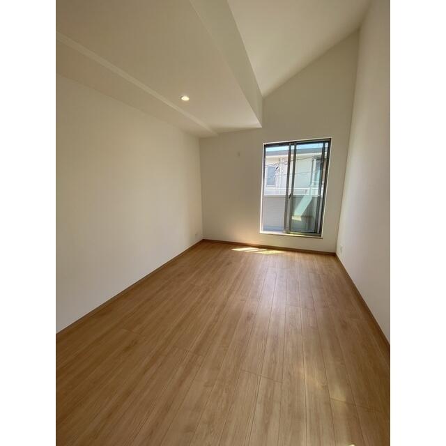 360000