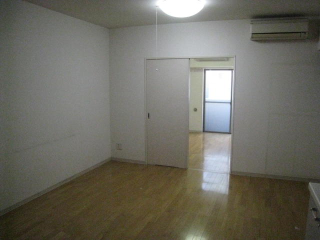 172000