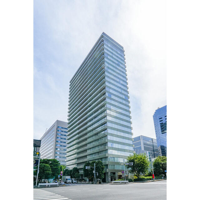 279000