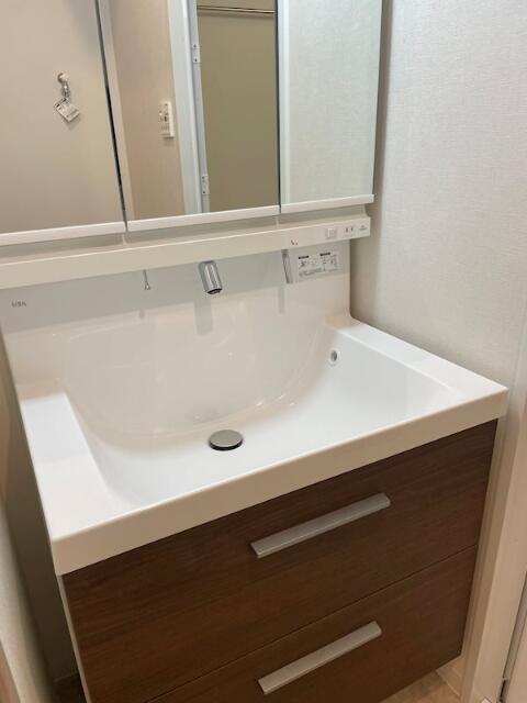 355000
