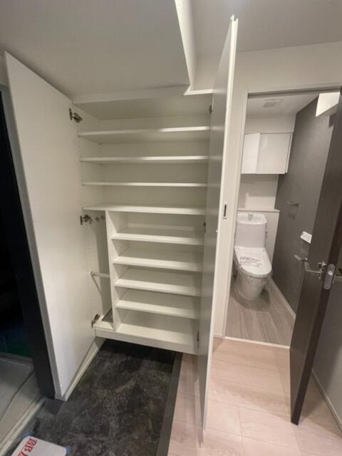 227000