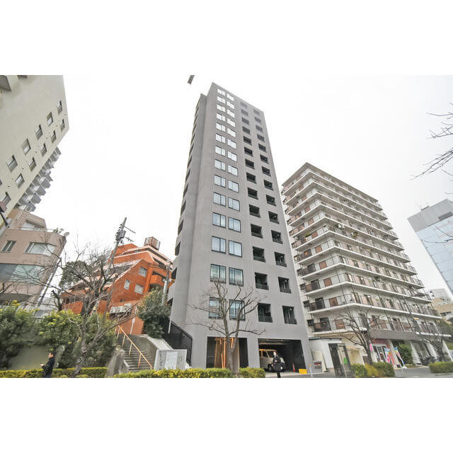 180000
