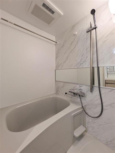 182500