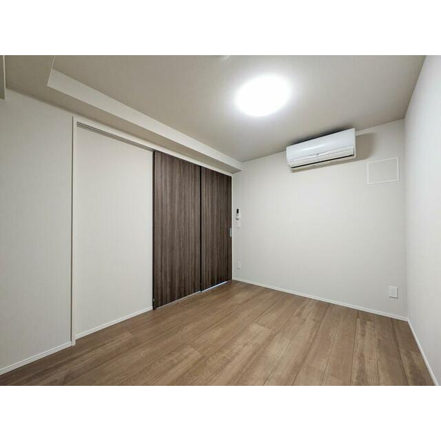 265000