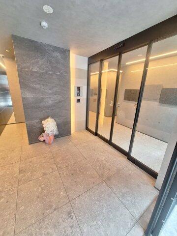 223000