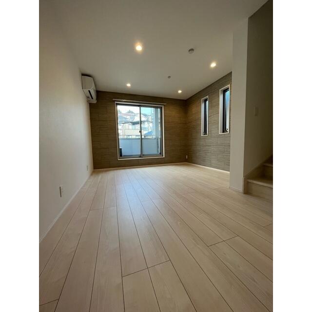 215000