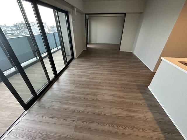 250000