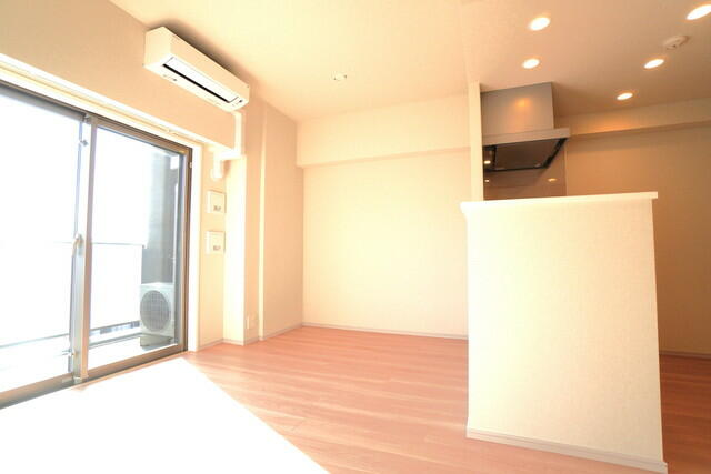 289000