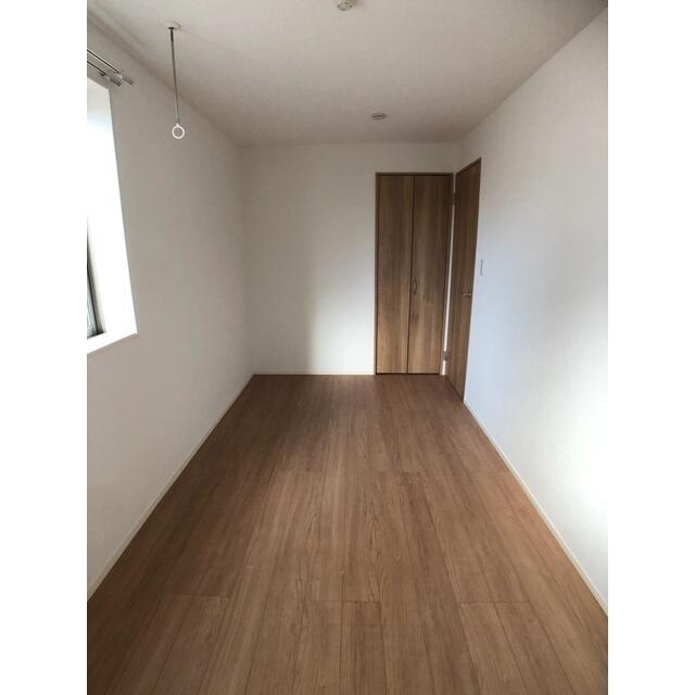 308000