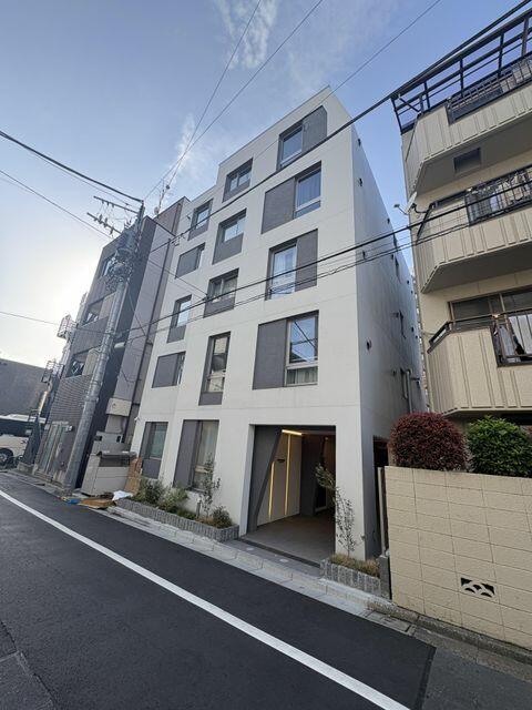 225000