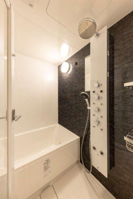 246000