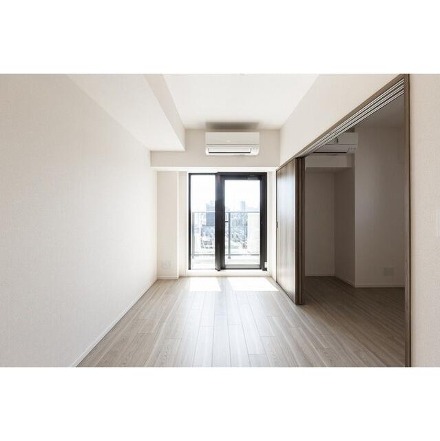 250000