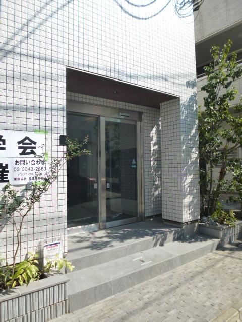 160500