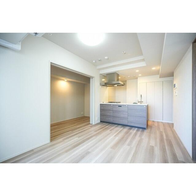 193000