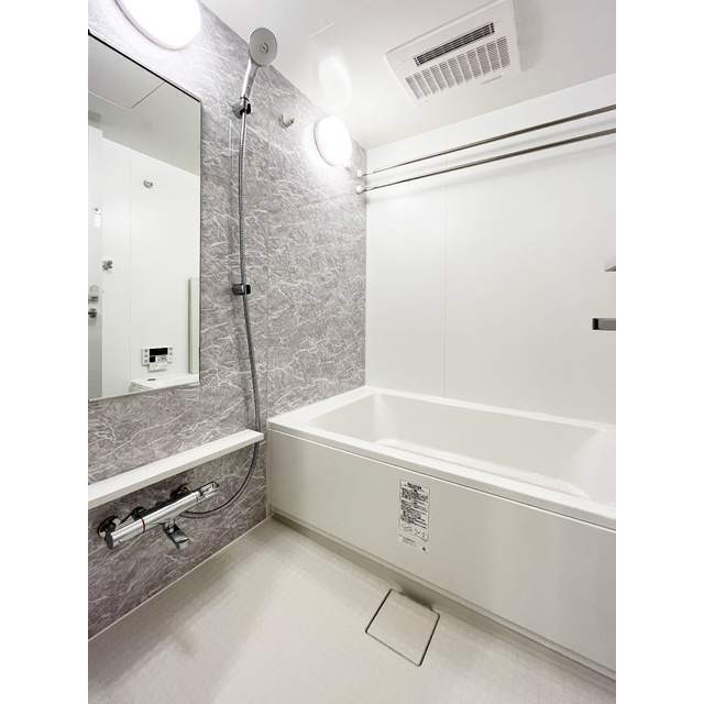 344000