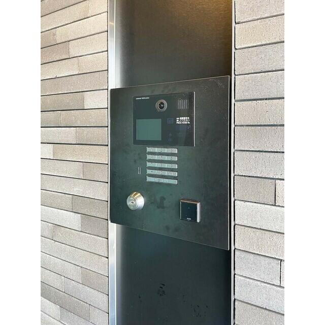 270000