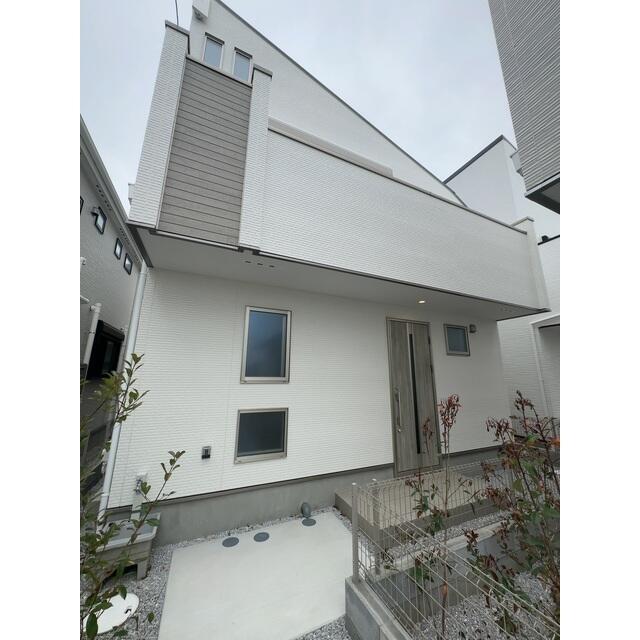 285000