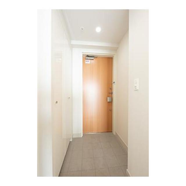 231000