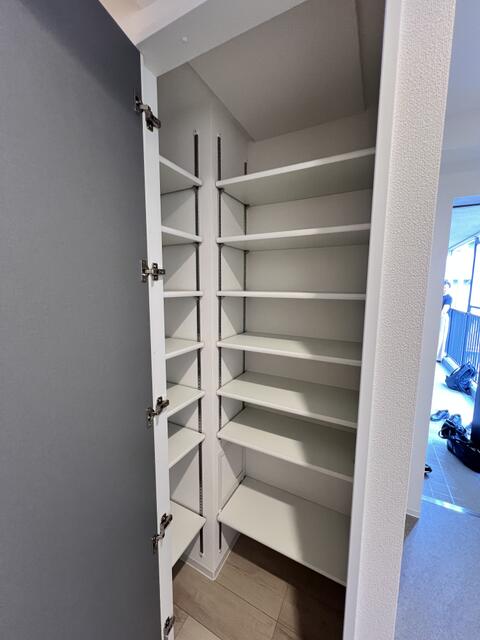 269000