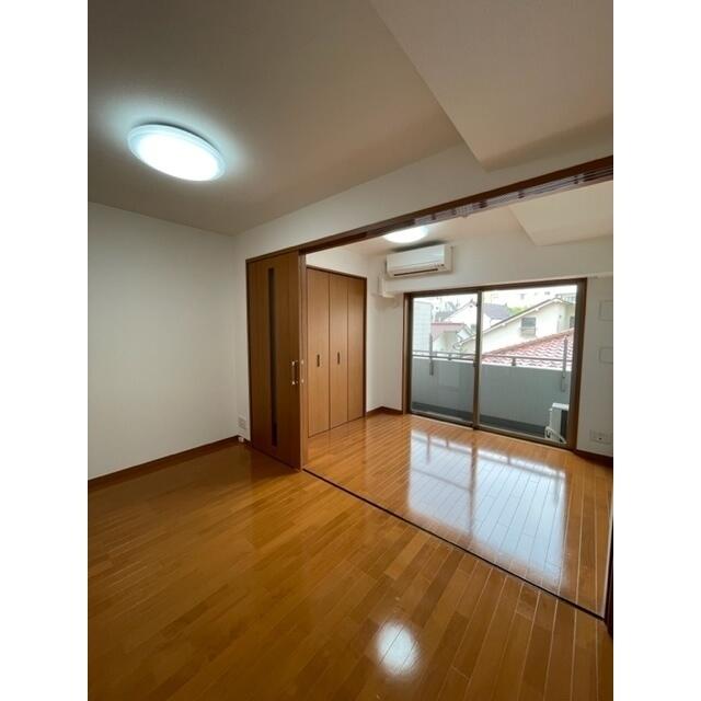 156000