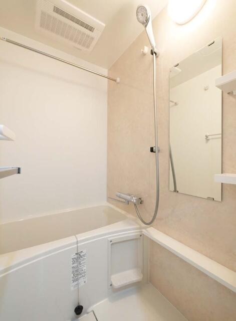 151000
