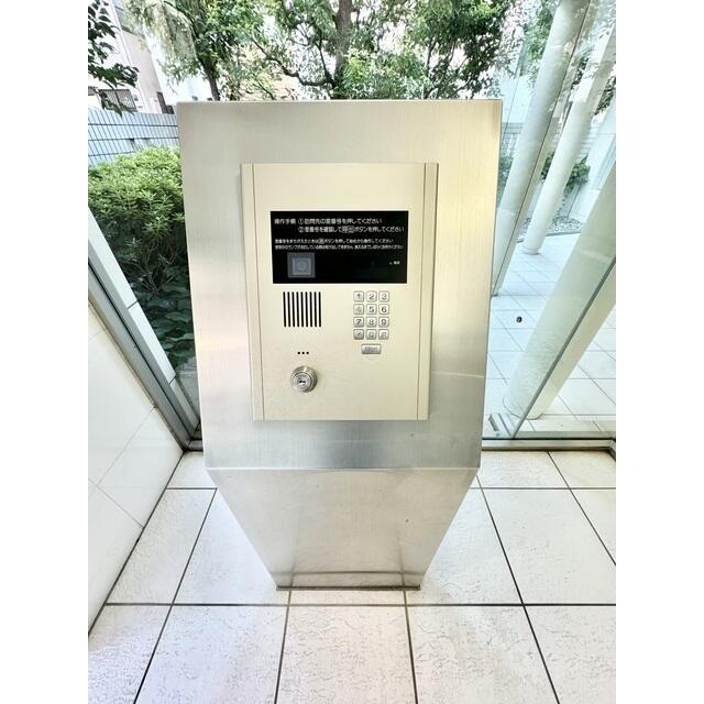 380000