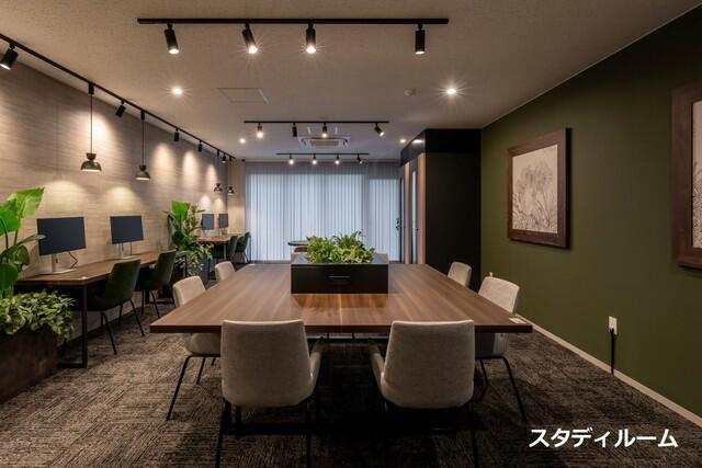 367000
