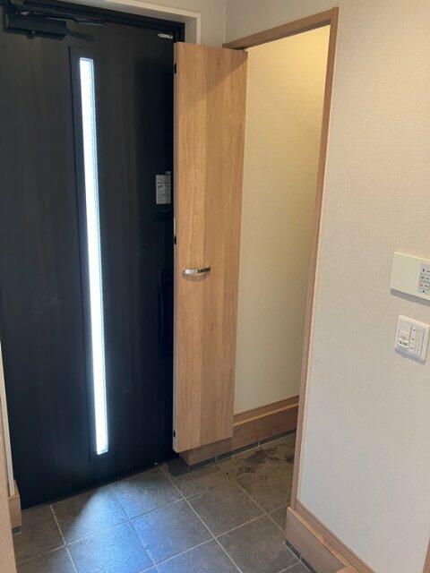 270000